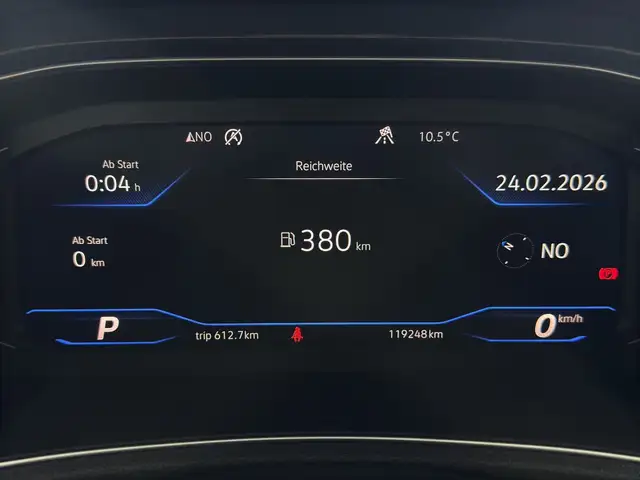 Volkswagen T-Roc view 9