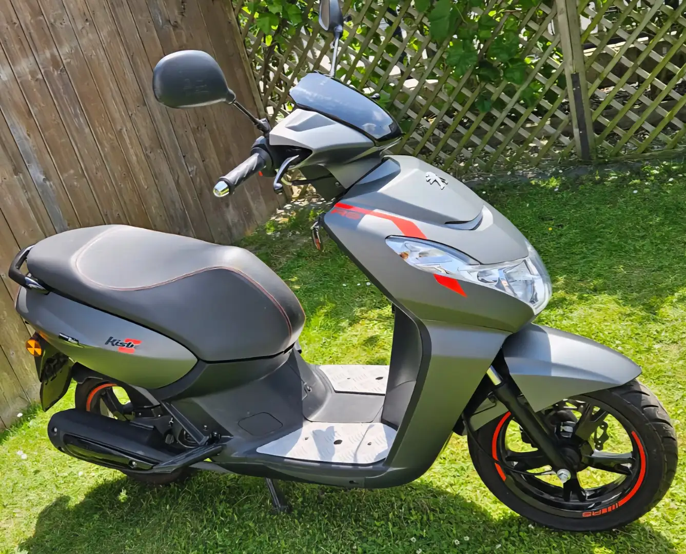 Peugeot Kisbee Kisbee 50 Euro4 - RS, ( KSB ) Gris - 2