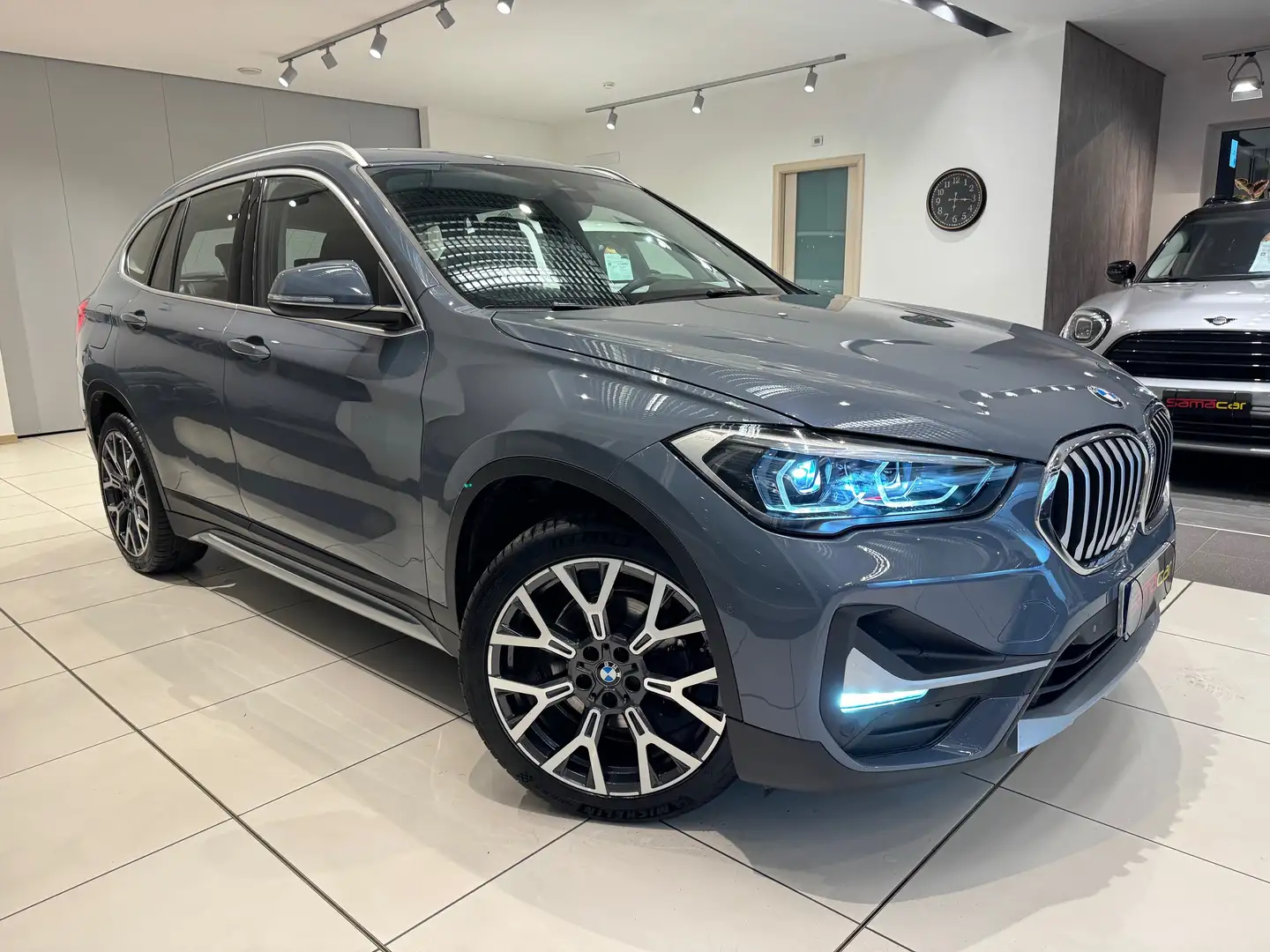 BMW X1 xdrive18d xLine KEYLESS, CERCHI 19", TELECAMERA - 1