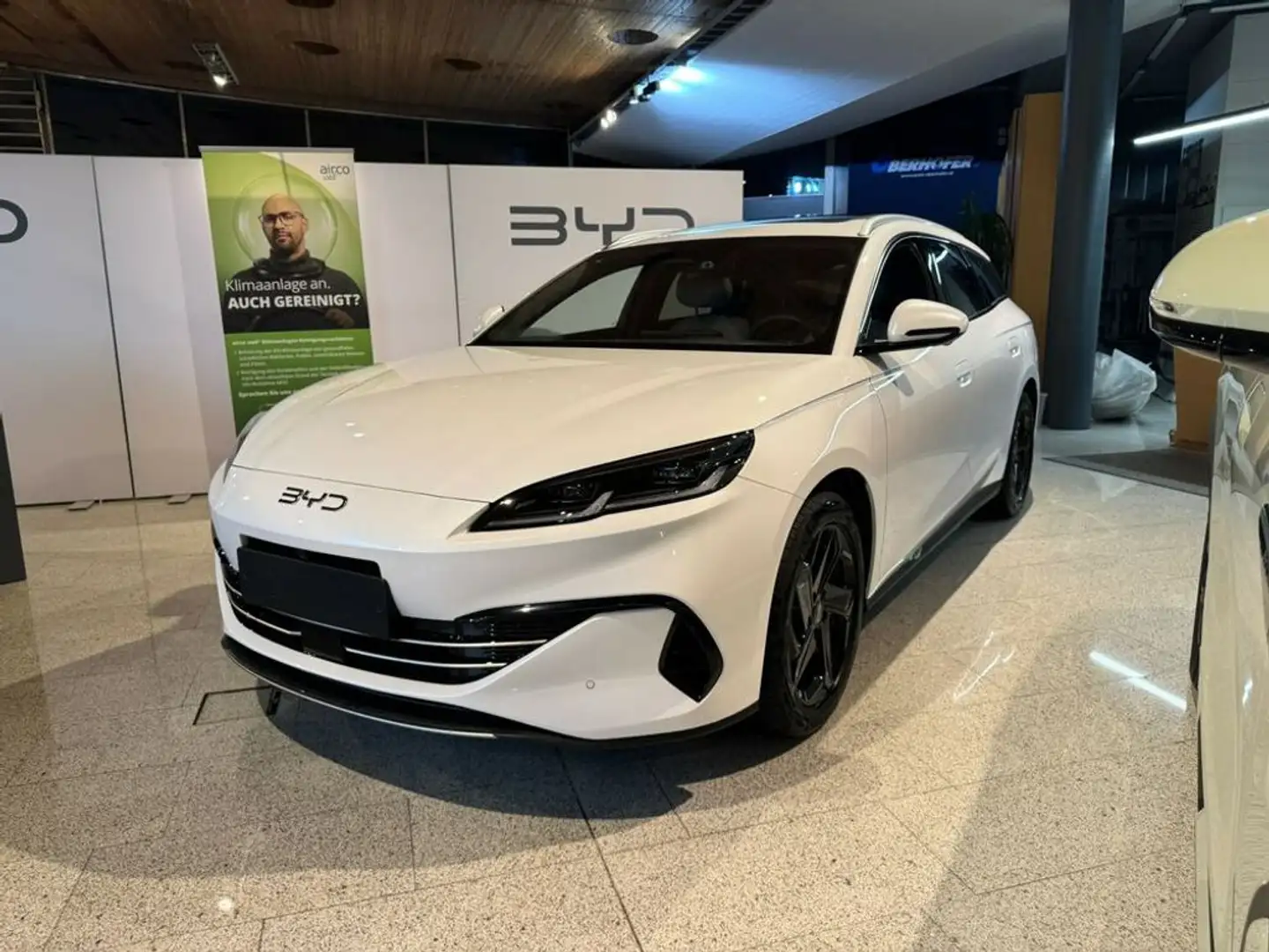 BYD Seal 6 DM-i Touring Comfort Белый - 2