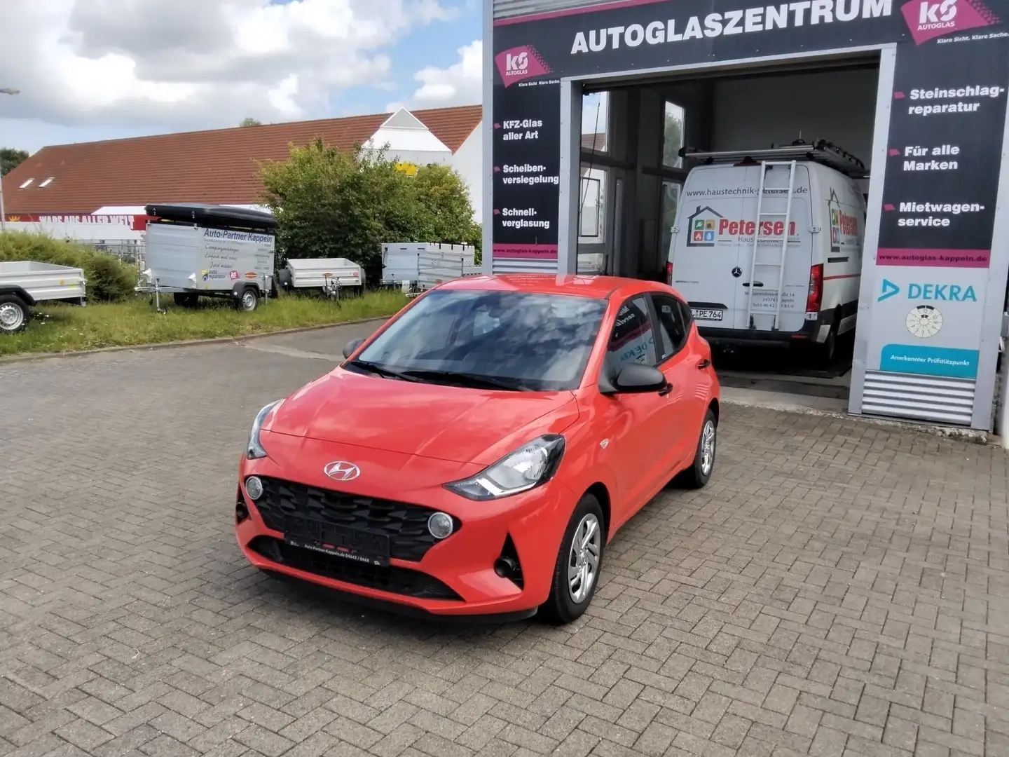 Hyundai i10 Pure /1.Hand/Scheckheft/el.FH/5-türig/Rentnerw. Rot - 1