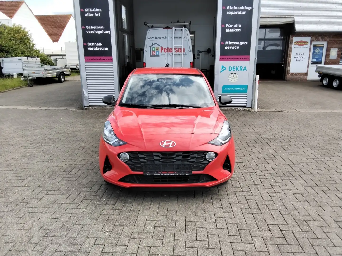 Hyundai i10 Pure /1.Hand/Scheckheft/el.FH/5-türig/Rentnerw. Rot - 2