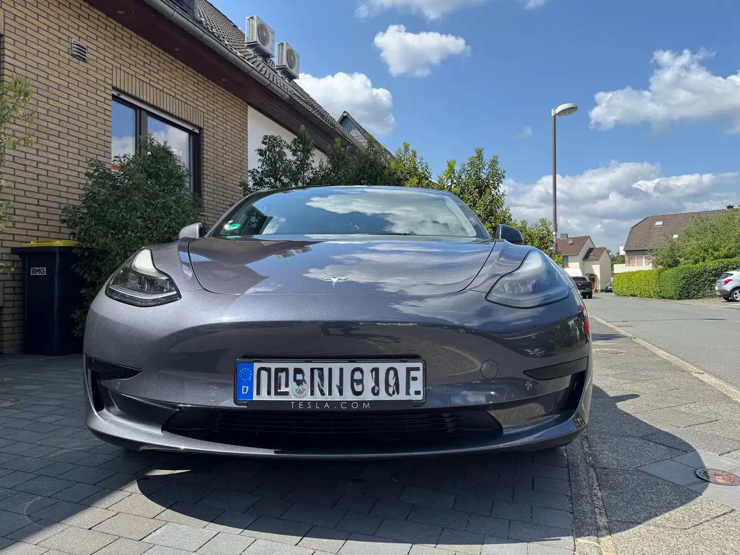 Tesla Model 3 Model 3 Standard Reichweite Plus Hinterradantrieb Grau - 2