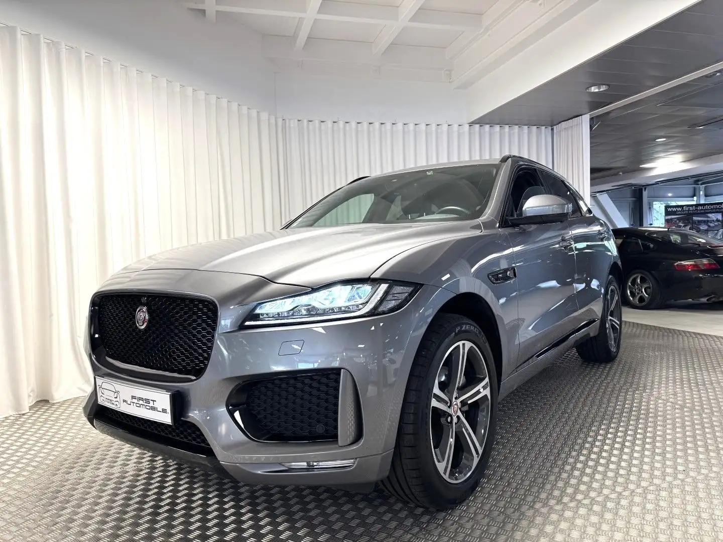 Jaguar F-Pace 2.0D 180CH CHEQUERED FLAG AWD BVA8 - 1