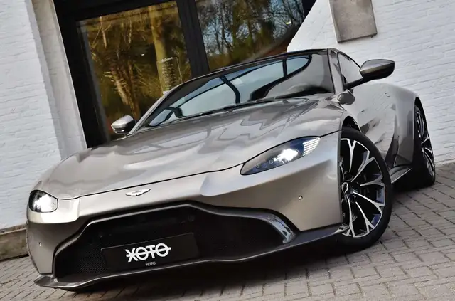 Aston Martin Vantage V8 COUPE ** CARBON PACK / ASTON MARTIN HISTORY **