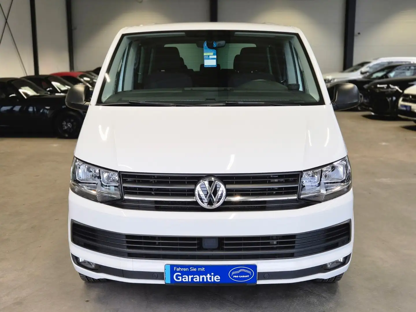 Volkswagen T6 Multivan T6 MULTIVAN SITZ+STANDHZ NAVI ACC AHK CAM 7SITZE Weiß - 2