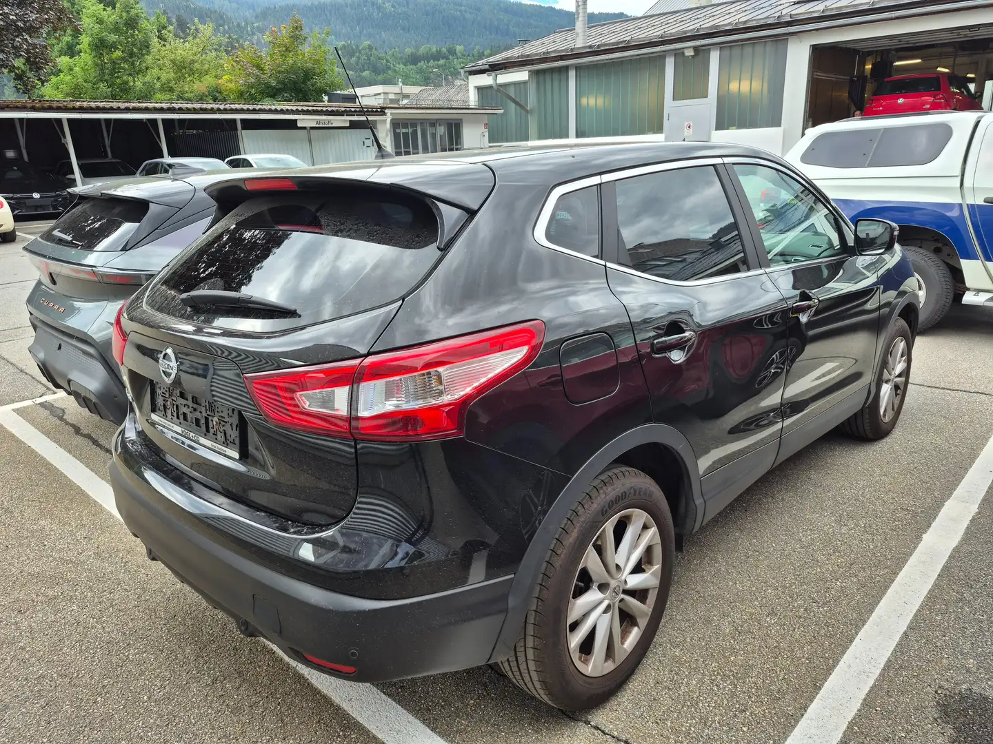 Nissan Qashqai Acenta Schwarz - 2