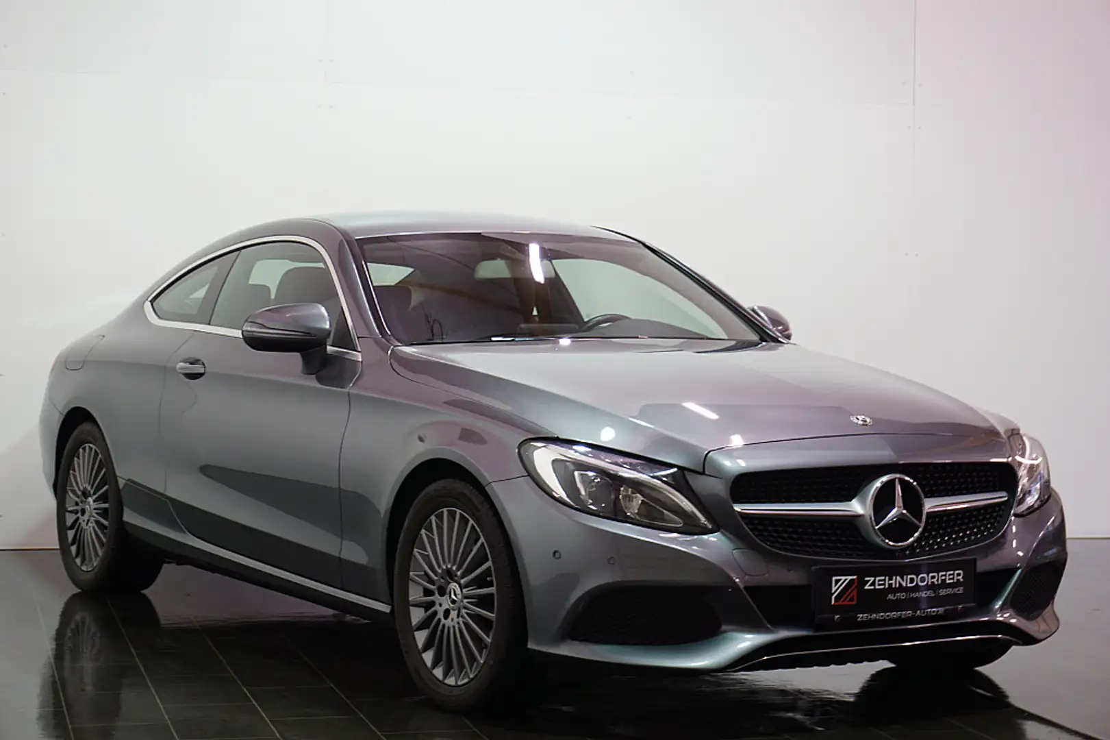 Mercedes-Benz C 220 d Coupe Aut. / Leder / Navi / SHZ / LED / Tempomat Gris - 2