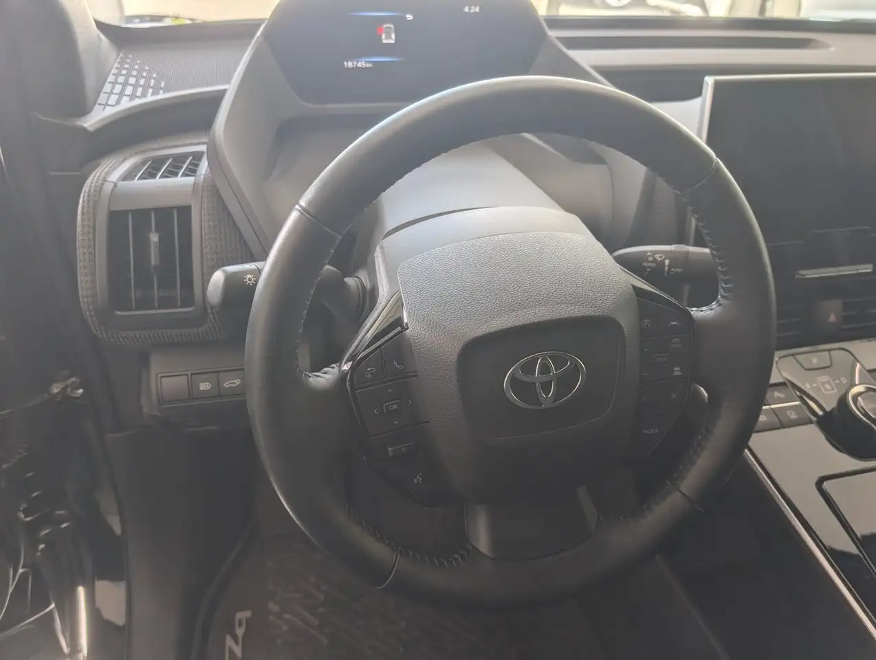 Toyota bZ4X fotografie Toyota bZ4X