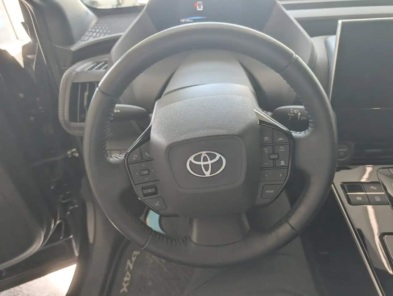Toyota bZ4X fotografie Toyota bZ4X