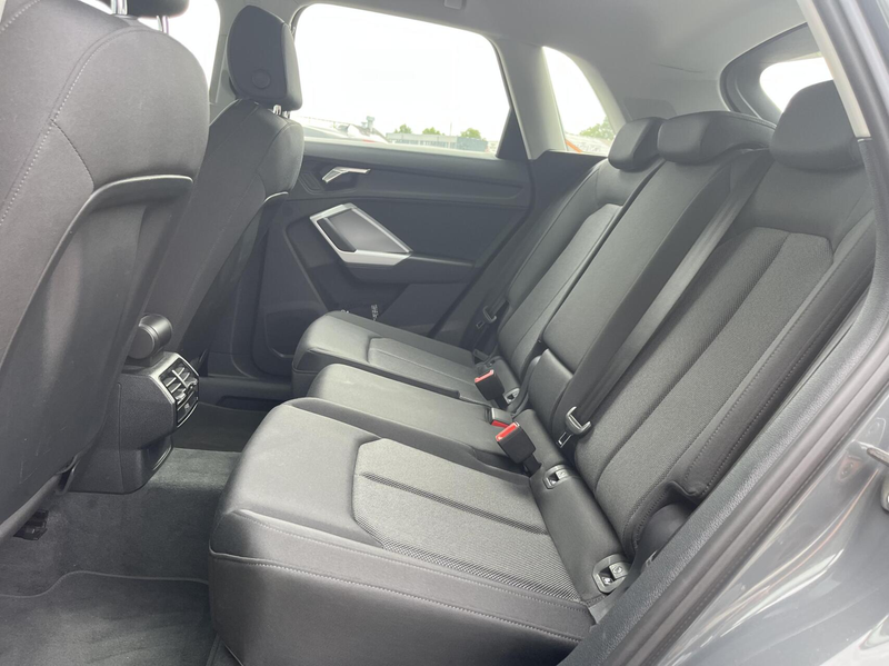 Audi Q3 35 TFSI S edition LED+CARPLAY+EL TREKHAAK+STOELVER — photo 9