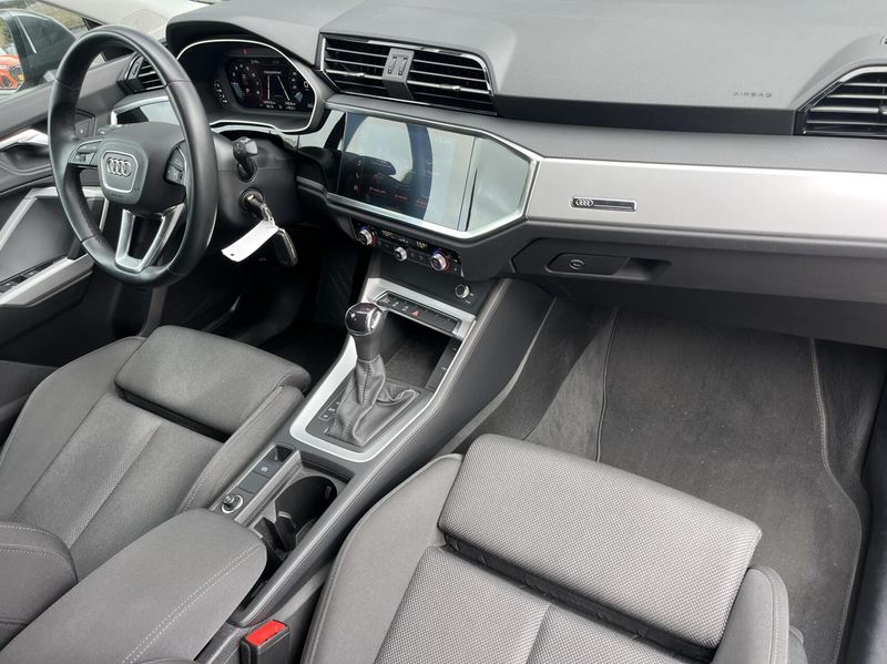 Audi Q3 35 TFSI S edition LED+CARPLAY+EL TREKHAAK+STOELVER — photo 2