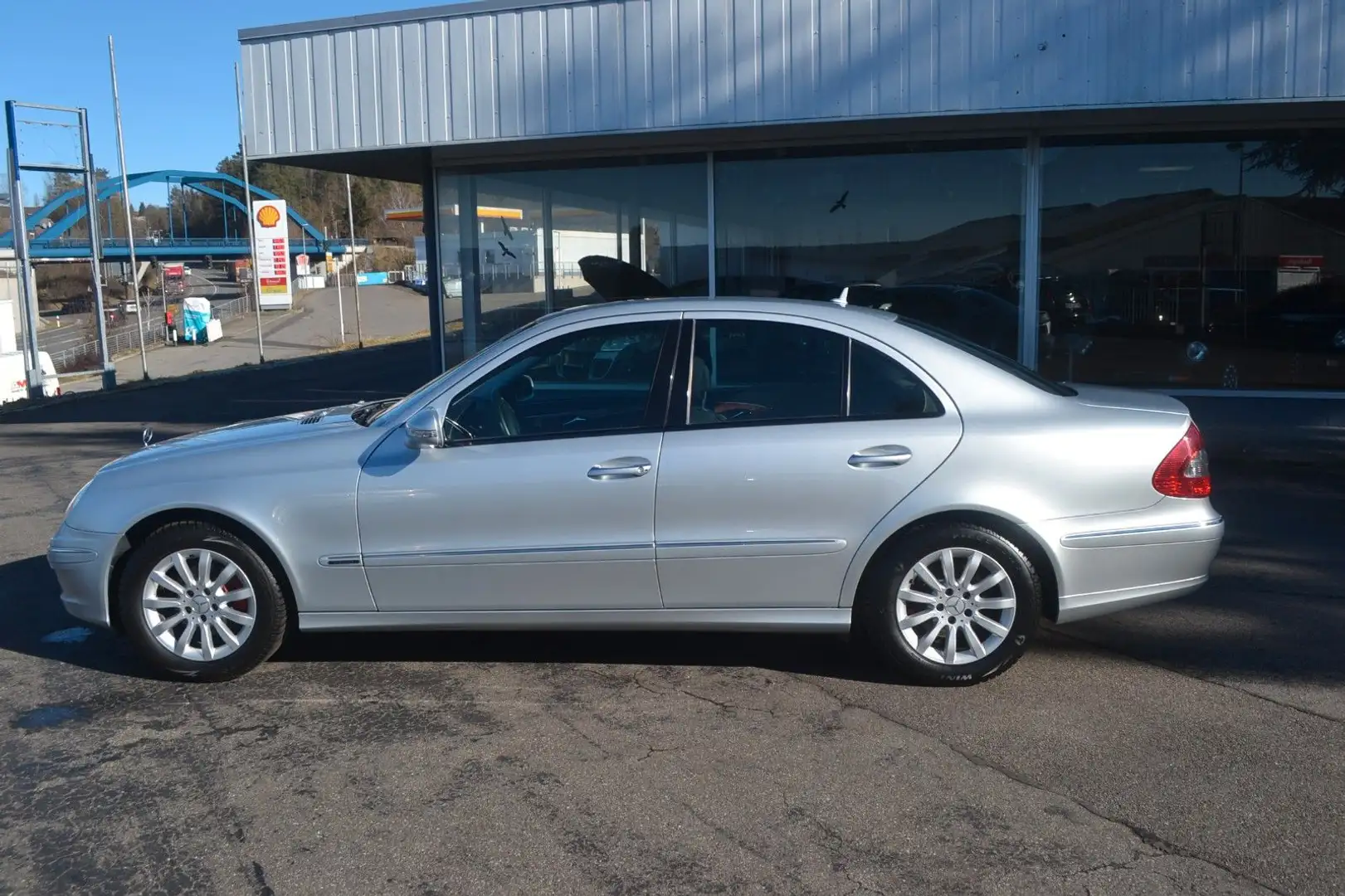 Mercedes-Benz E 200 E -Klasse Lim. E 200 Kompressor Silber - 1