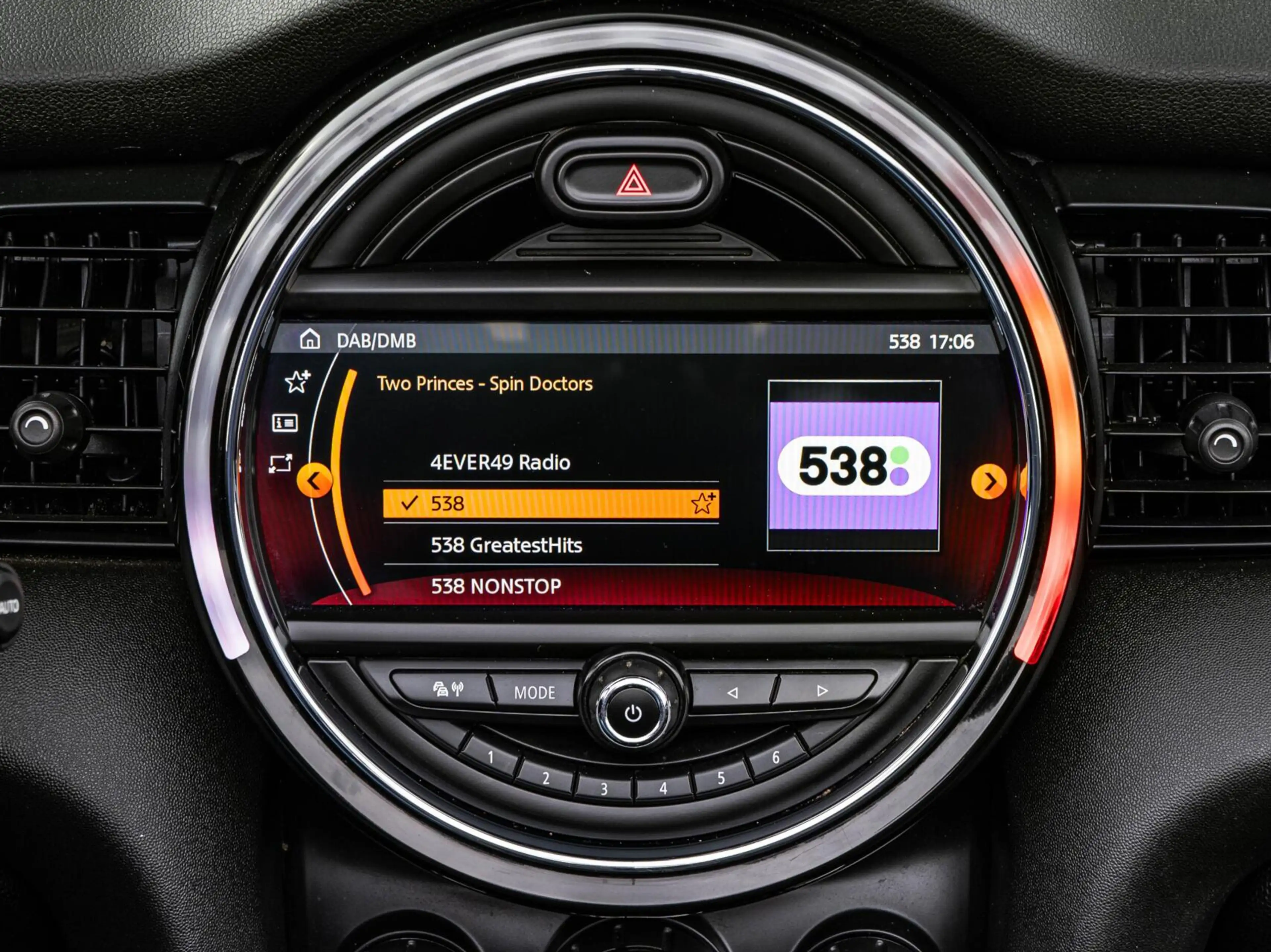 MINI Cooper Cabrio 1.5 Sidewalk Edition | LED | Harman/Kardon | Leder — photo 29