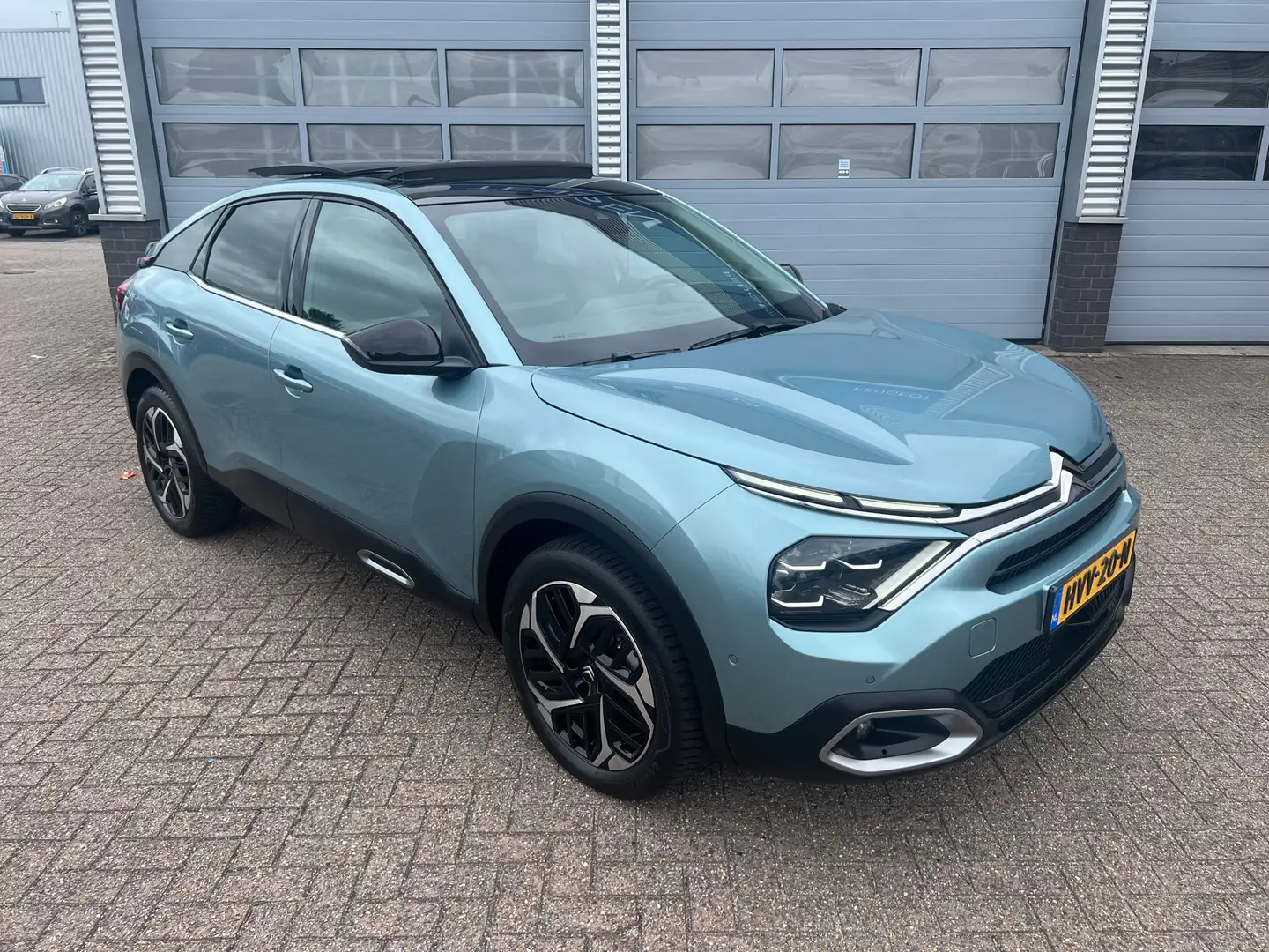 Citroen C4 1.2 130PK Shine | Automaat | Navigatie | Opendak | Blauw - 2