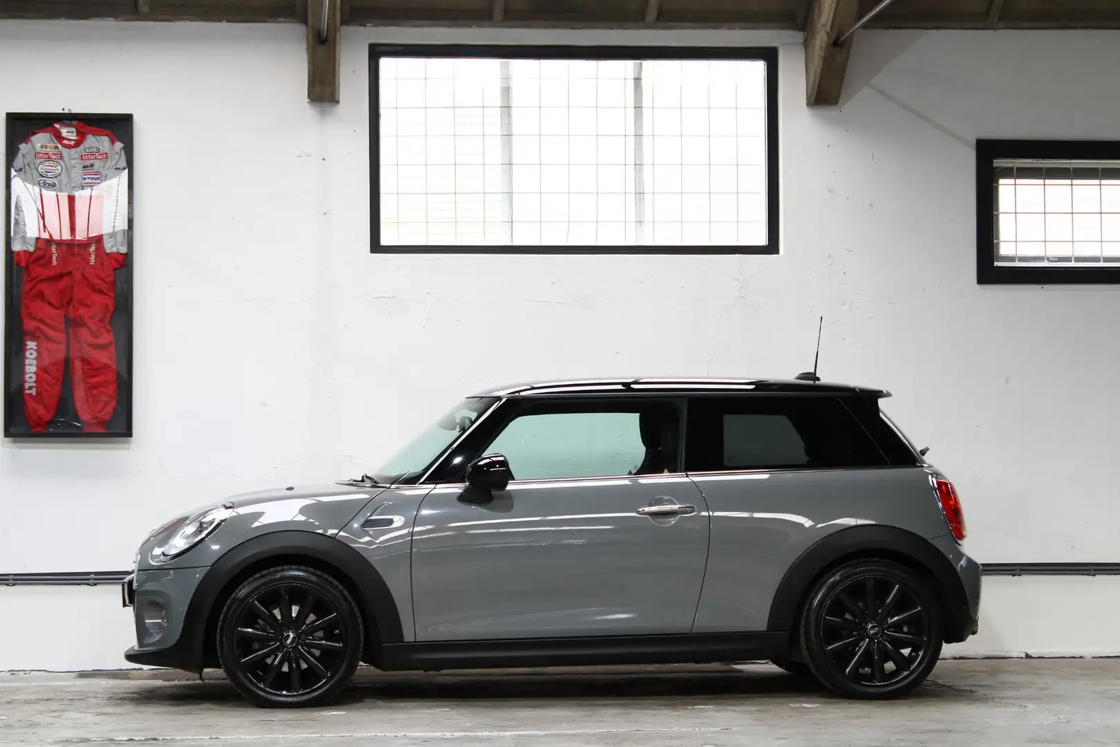 MINI Cooper Mini 1.5 Serious Business | 17 inch | JCW interieu Grijs - 2