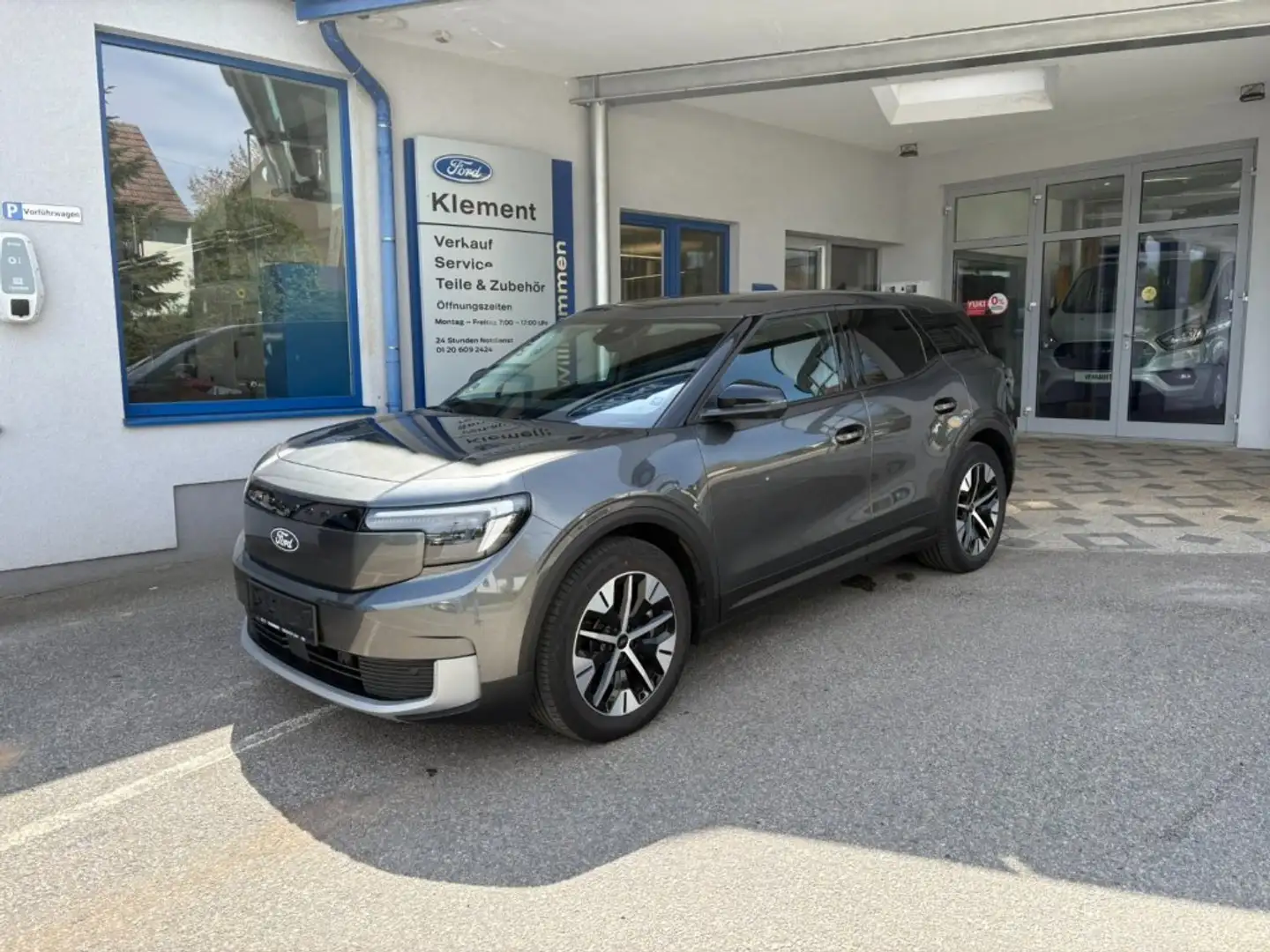 Ford Explorer Extended Range RWD 77kWh Grau - 1
