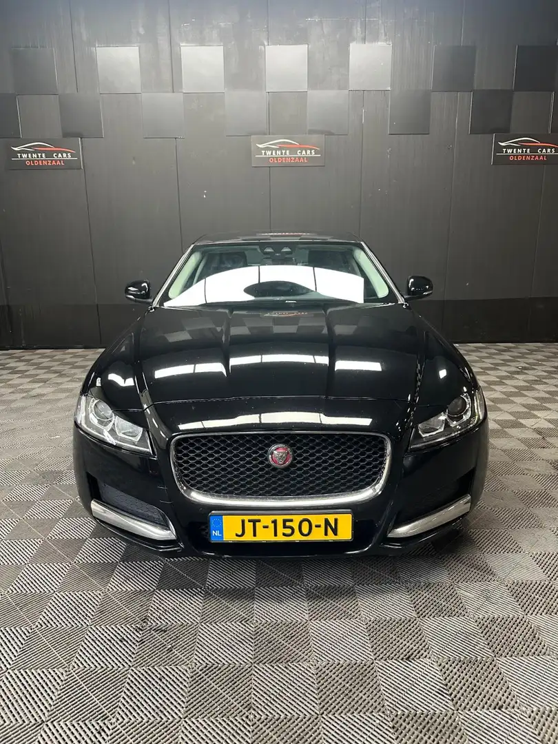 Jaguar XF 2.0d Pure | Navi | Clima | Ketting Hoorbaar | Zwart - 2