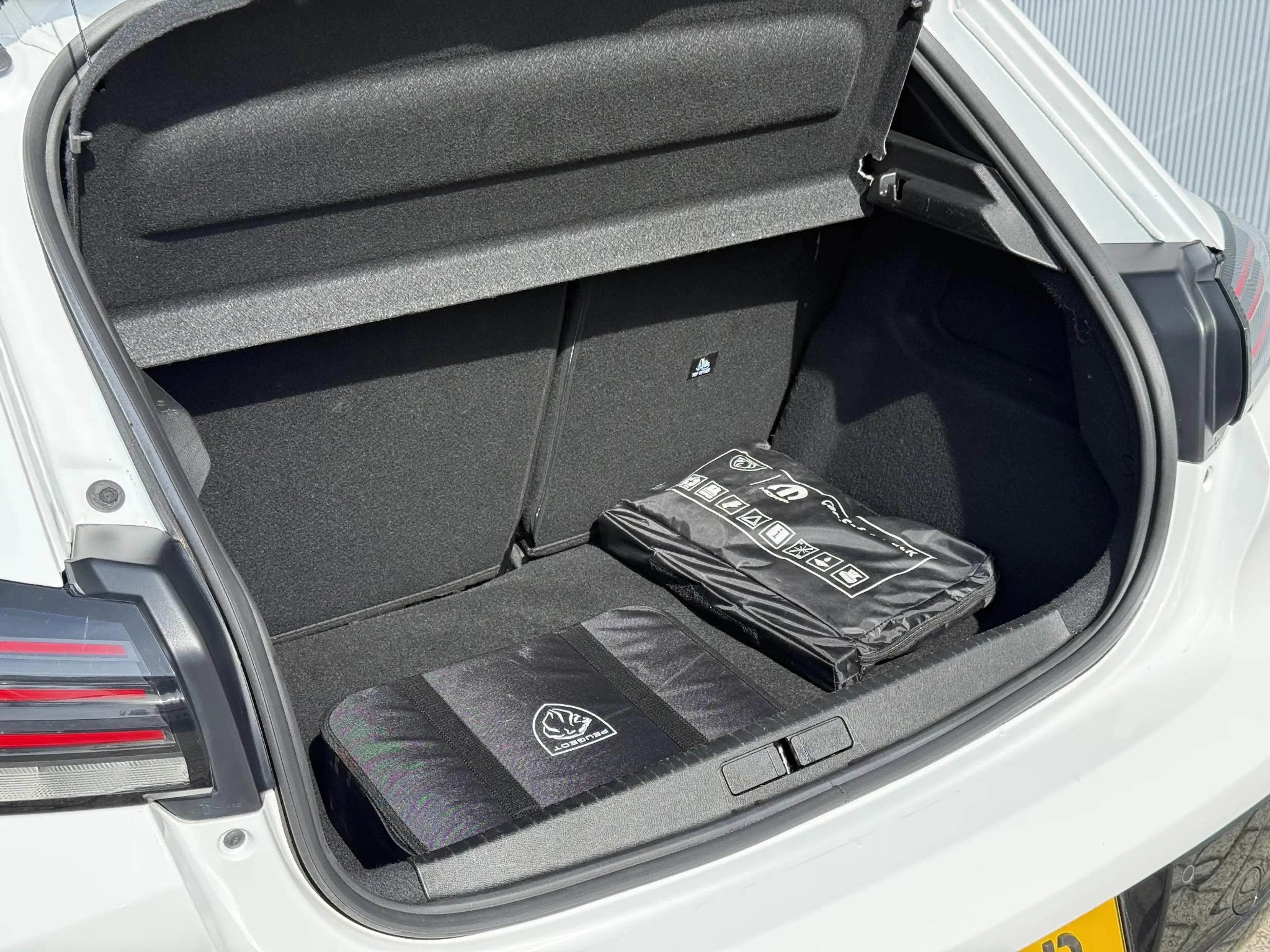 Peugeot e-208 EV E-Style Limited 50 kWh | Half leder | Cruise co — photo 13