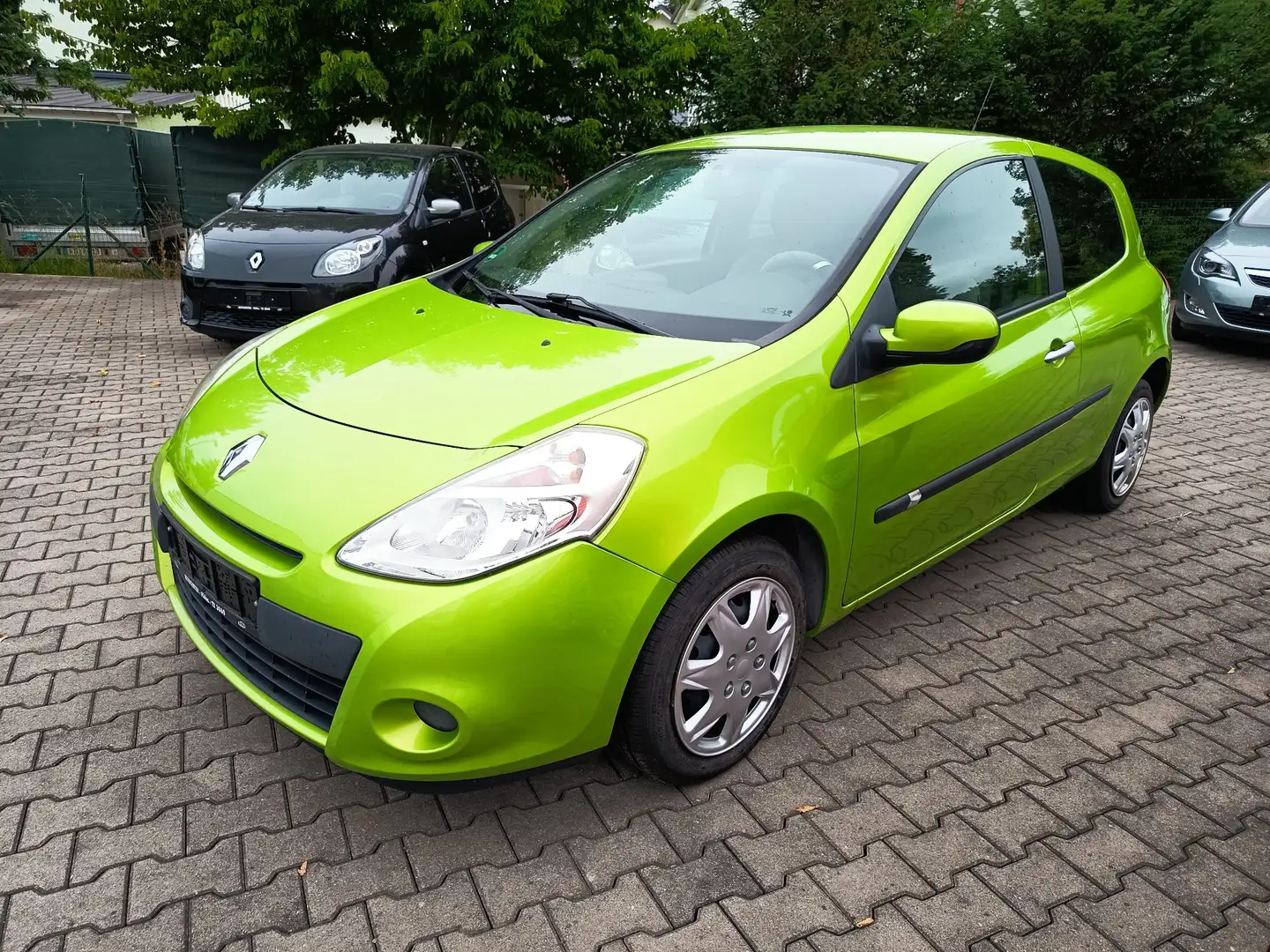 Renault Clio 1.2 16V Dynamic Vert - 1