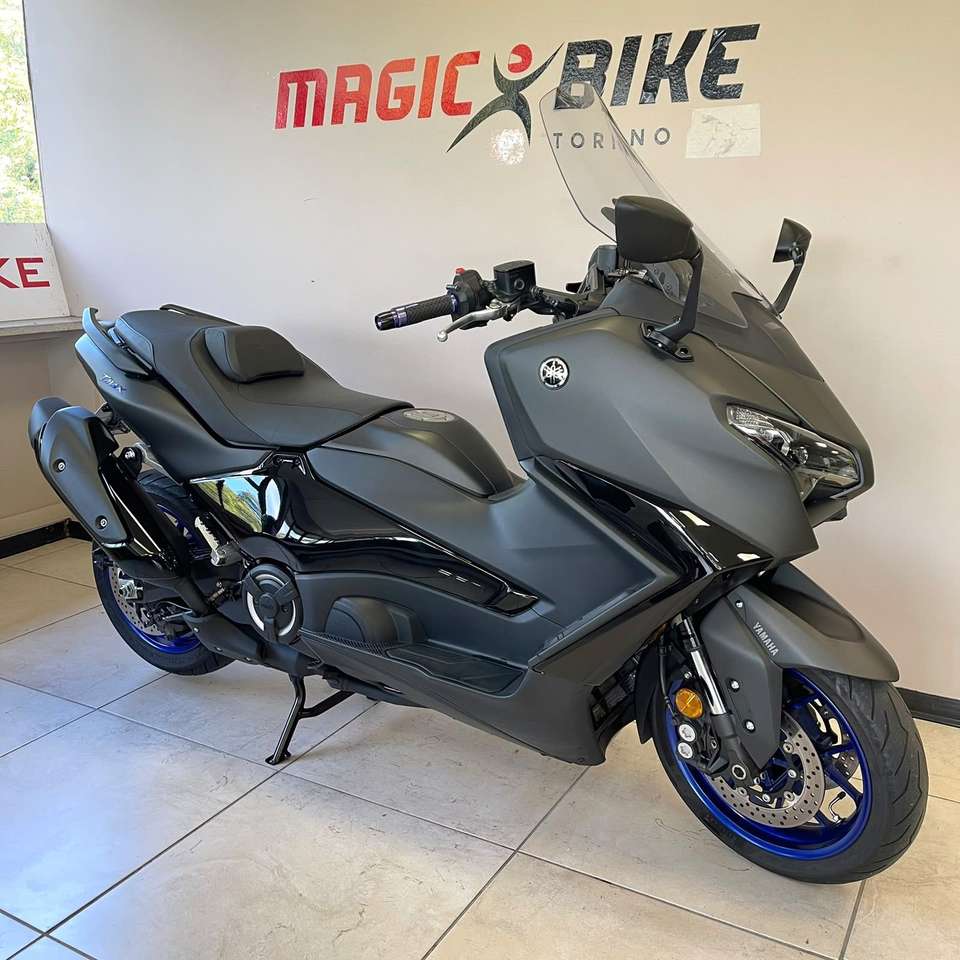 Yamaha TMAX 560