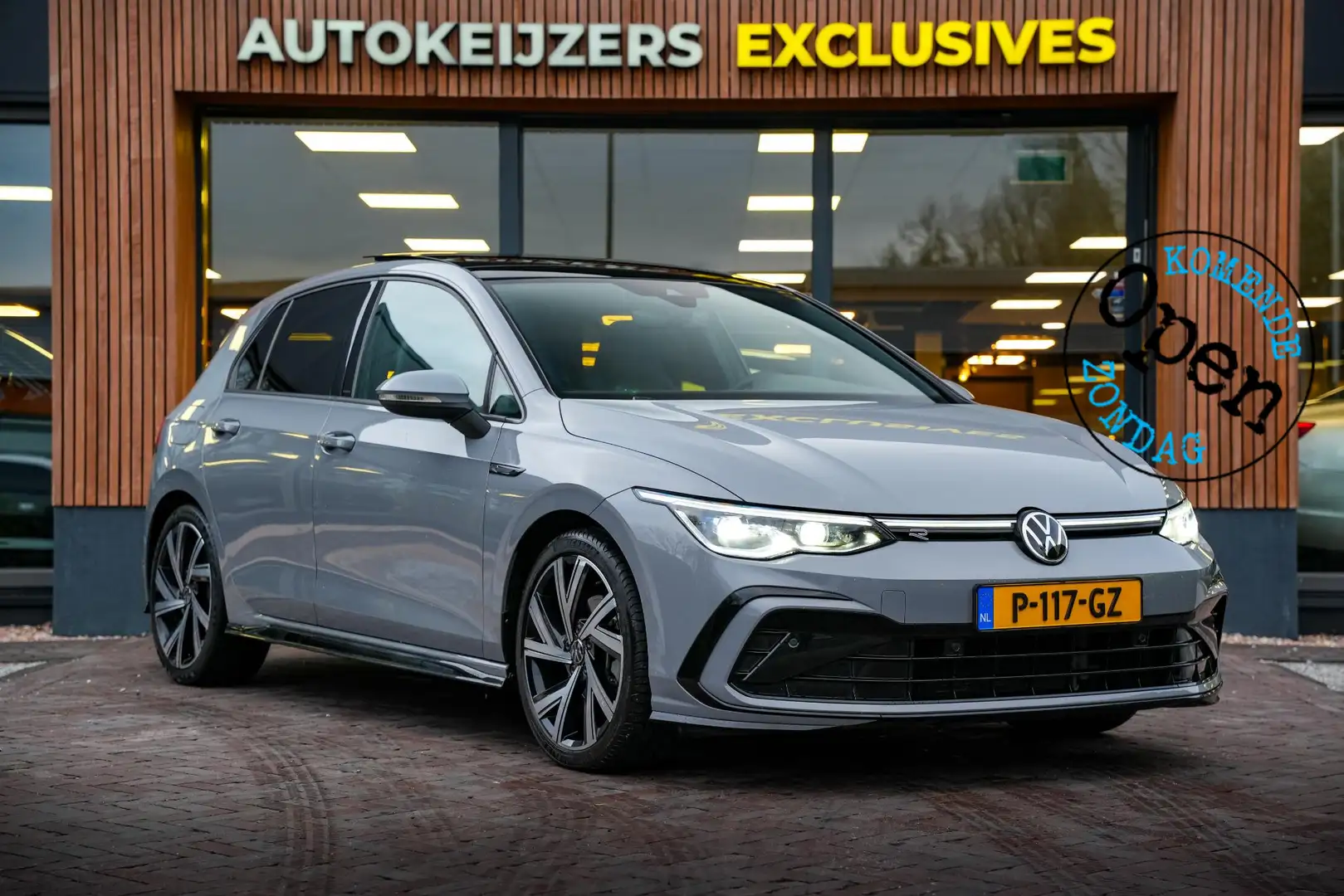 Volkswagen Golf 1.5 eTSI R-Line Business Panodak IQ Light Camera D Grijs - 1