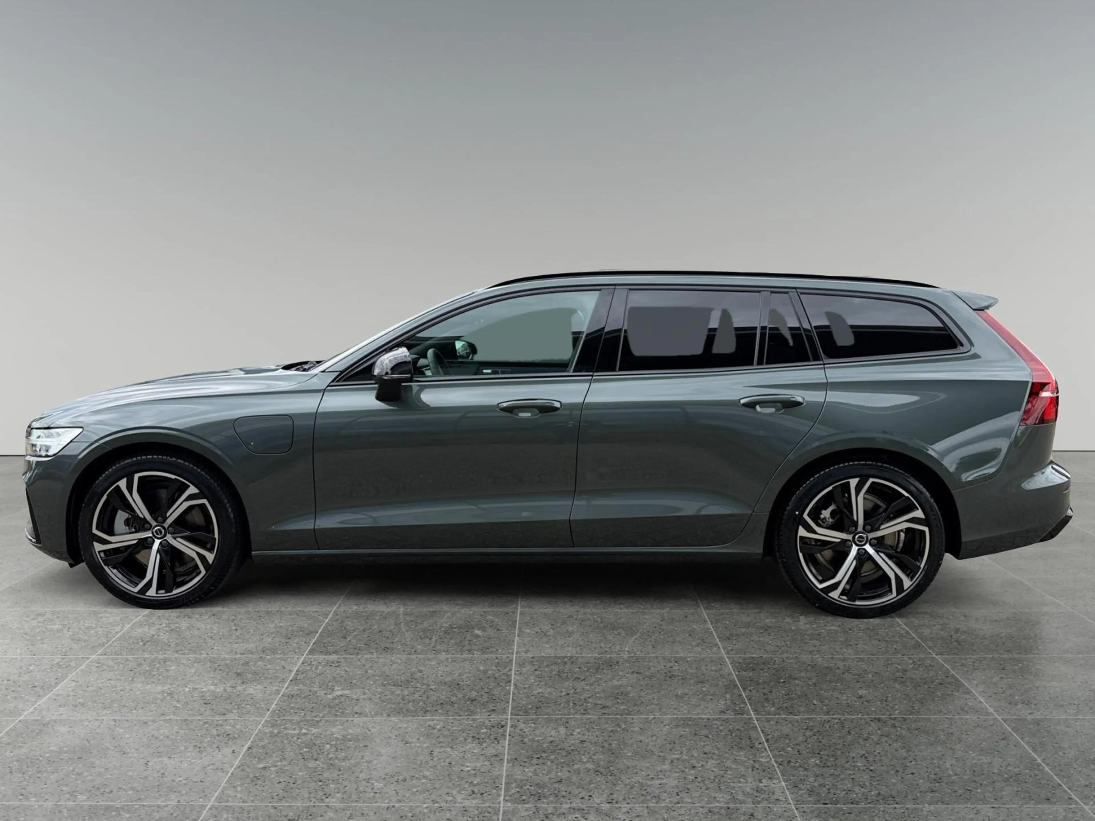Volvo V60 2.0 T6 Plug-in hybrid AWD Plus Dark l Schuif/kante — photo 5