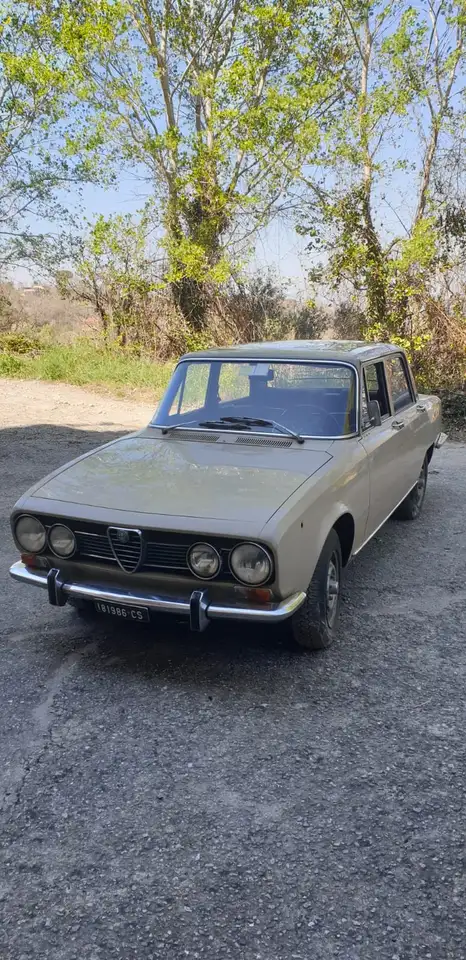 Alfa Romeo 1750 Berlina, foto 1