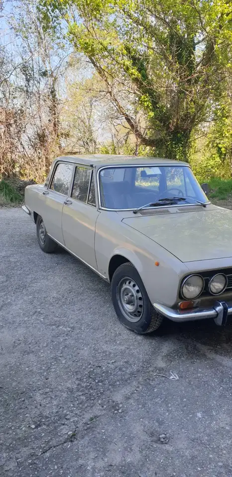 Alfa Romeo 1750 Berlina, foto 2