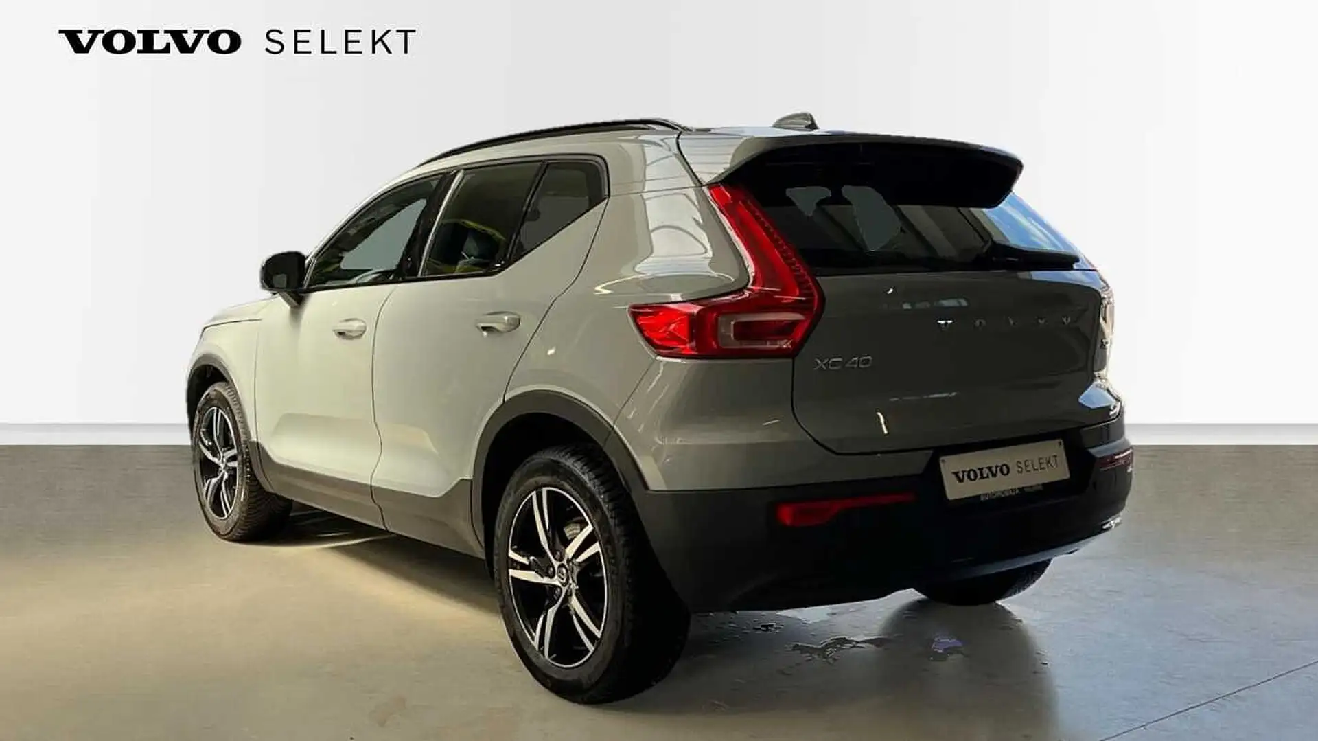 Volvo XC40 Plus Dark T2 Aut | Keyless | Camera | Harman Kardo Grigio - 2
