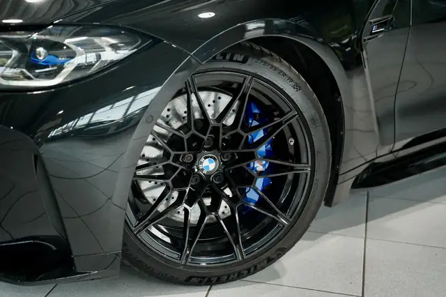 BMW M4 view 2