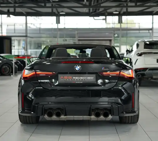 BMW M4 view 9