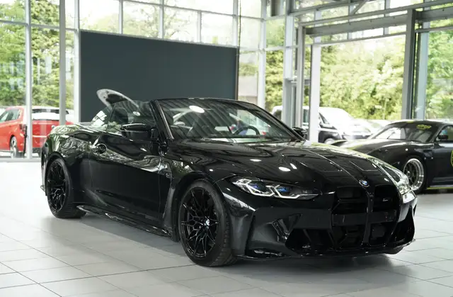 BMW M4 view 5