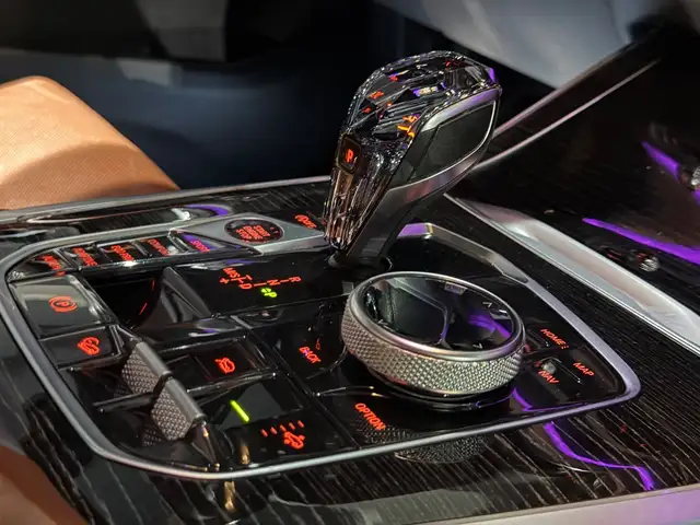 BMW X7 xDrive30d Aut. l M PAKET l 7 SITZER l SKY LOUNGE Ansicht 38