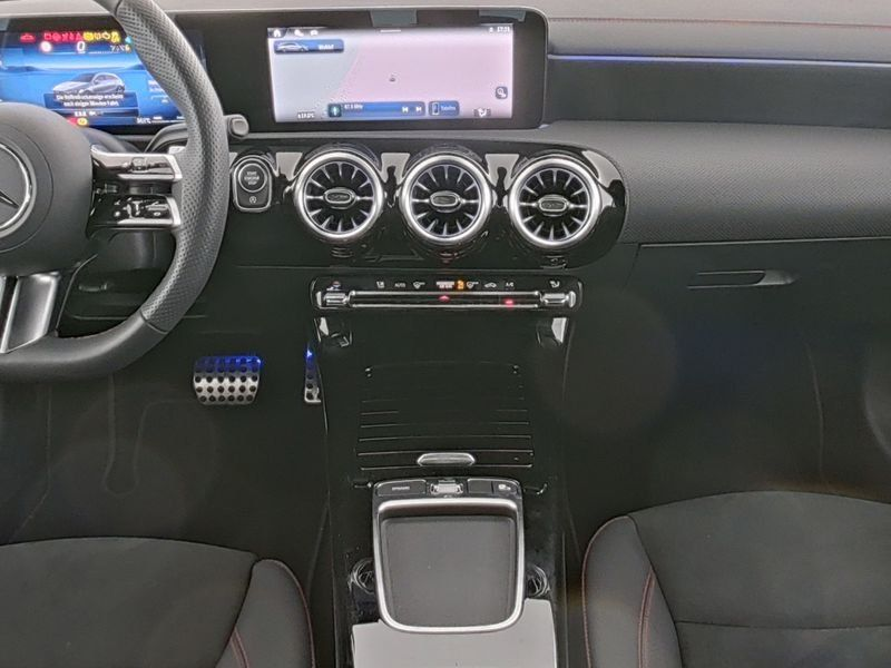 Mercedes-Benz CLA 180 AMG Line*LED*Kamera*CarPlay*18"*Easy* — photo 5