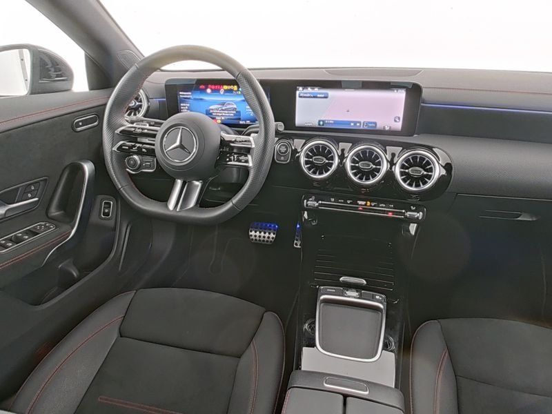 Mercedes-Benz CLA 180 AMG Line*LED*Kamera*CarPlay*18"*Easy* — photo 6