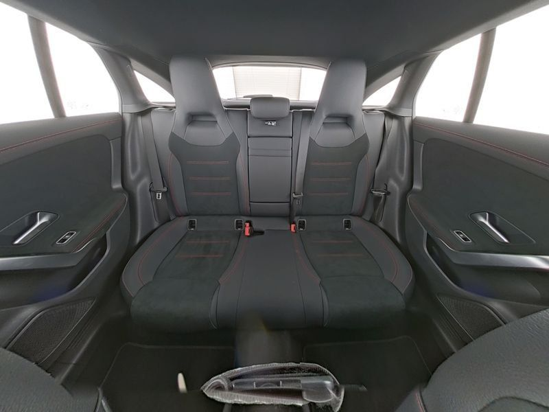Mercedes-Benz CLA 180 AMG Line*LED*Kamera*CarPlay*18"*Easy* — photo 8