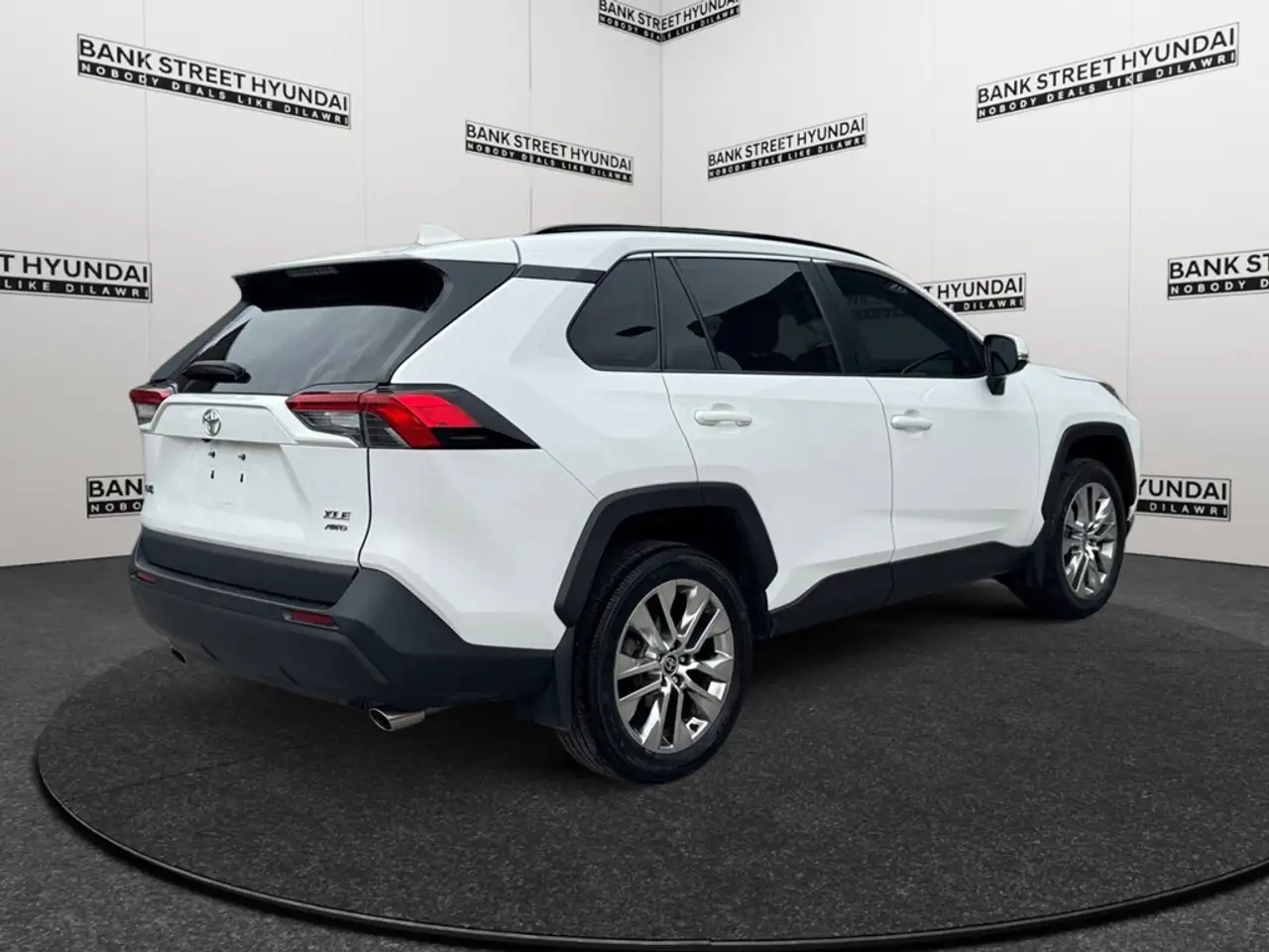 Toyota RAV 4 снимка Toyota RAV 4