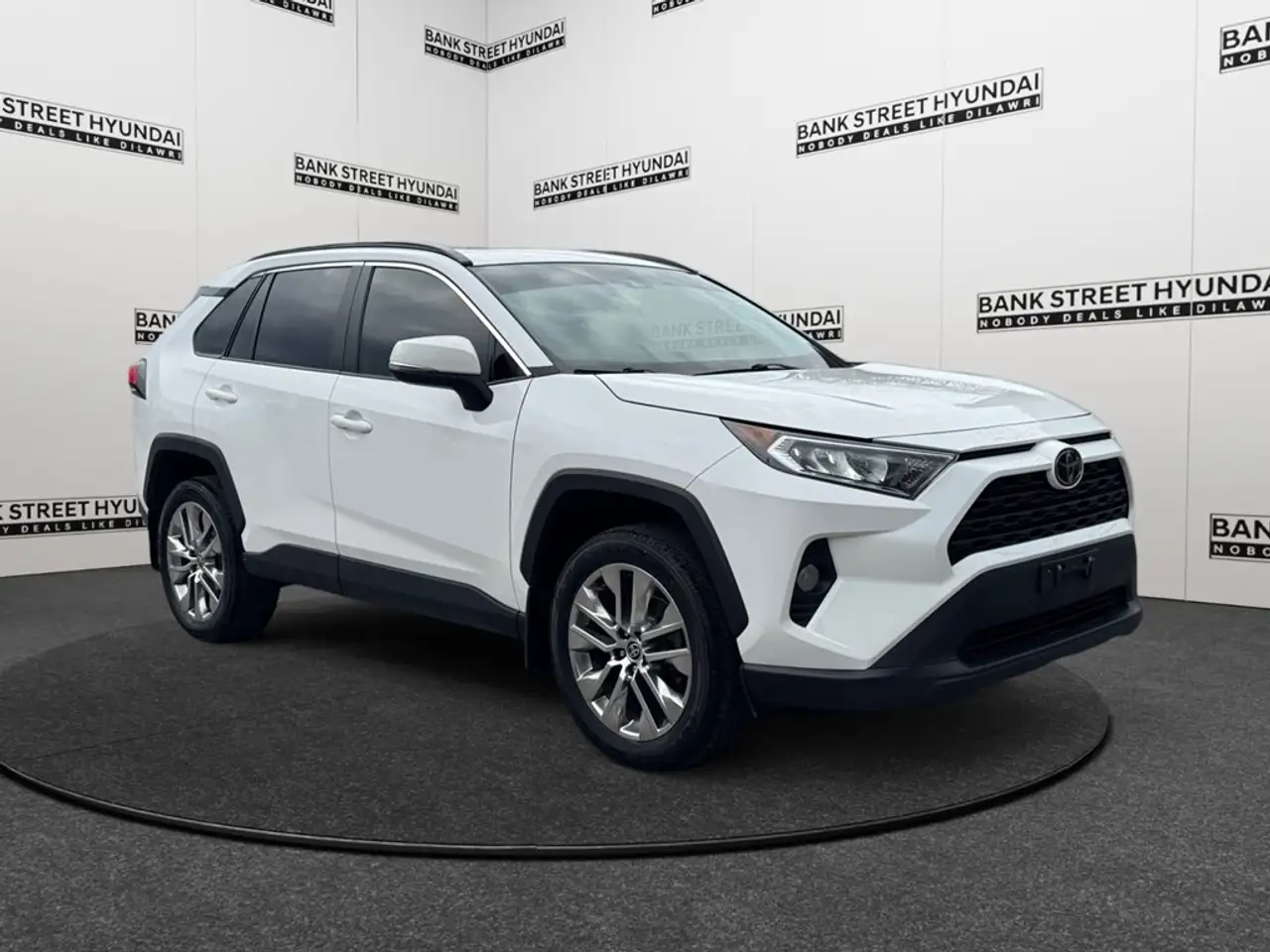 Toyota RAV 4 снимка Toyota RAV 4