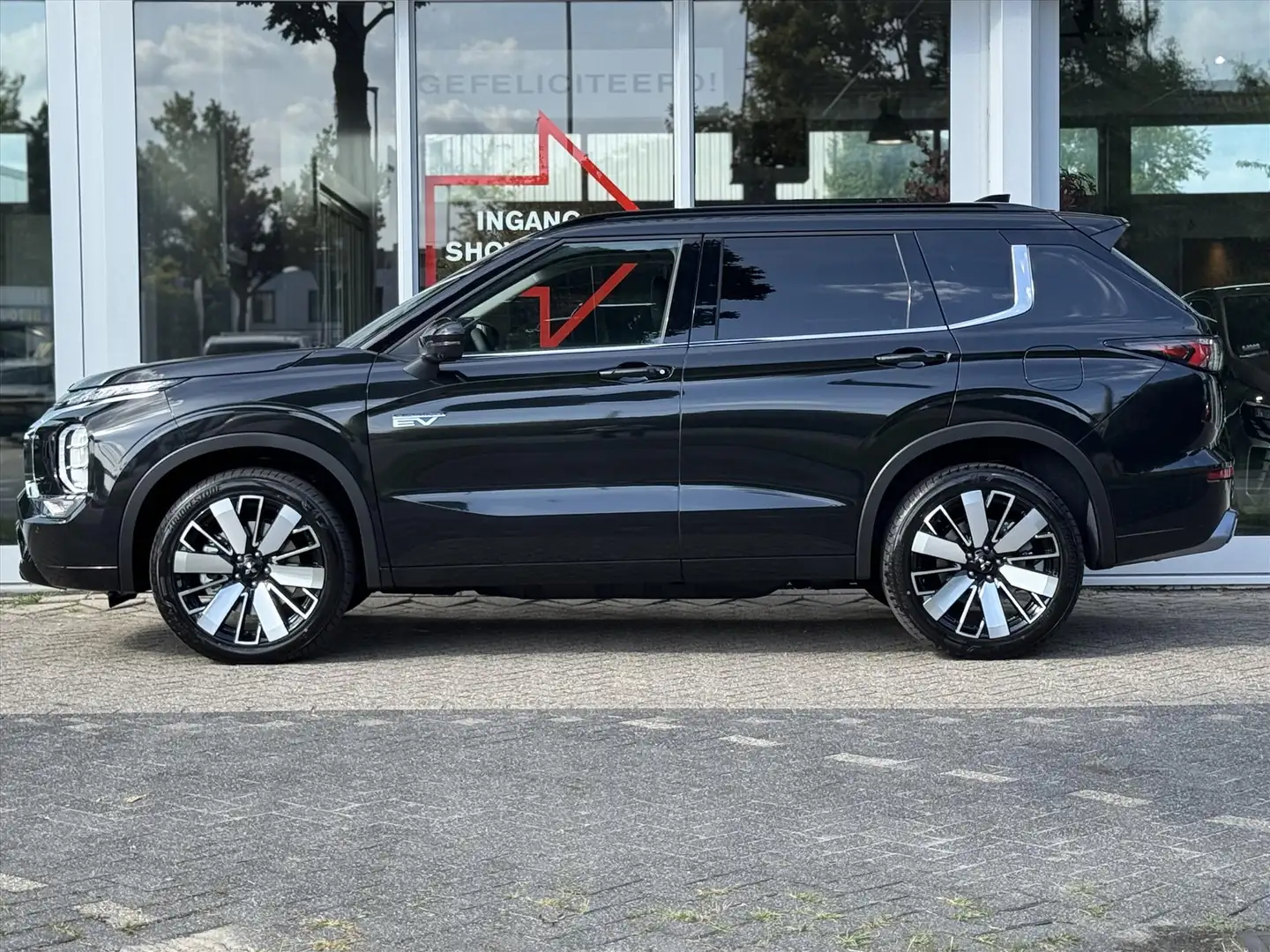 Mitsubishi Outlander 2.4 PHEV 306pk Instyle | Navigatie | Leer | Head-u Noir - 2