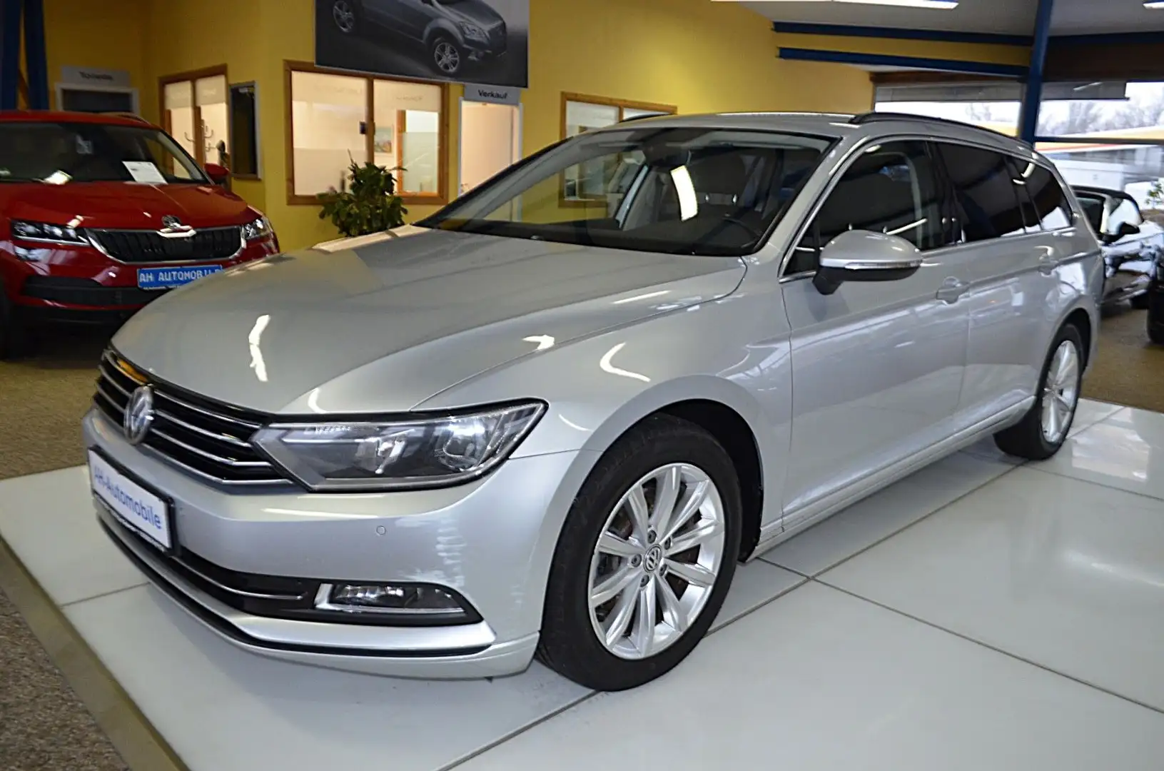 Volkswagen Passat Variant BMT AUTOMATIK / NAVI / KLIMA /PDC Silber - 1