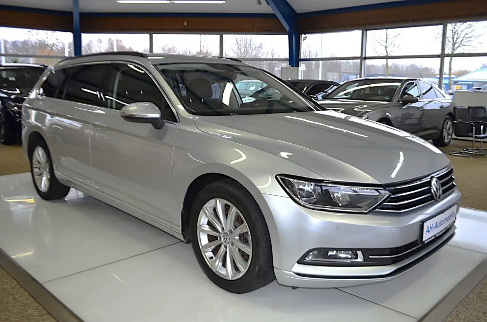Volkswagen Passat Variant BMT AUTOMATIK / NAVI / KLIMA /PDC Silber - 2