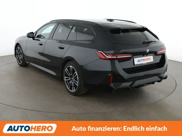 BMW 5 Series view 4