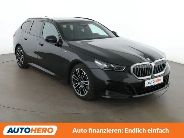 BMW 5 Series view 8