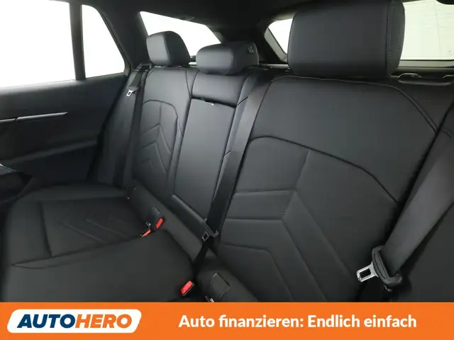 BMW 5 Series view 14