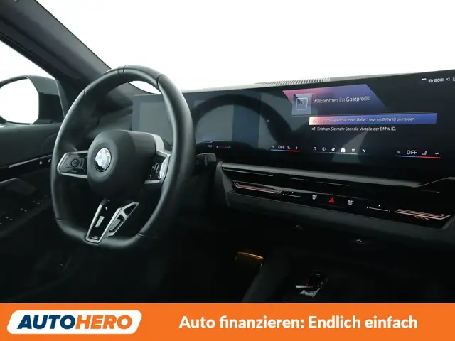 BMW 5 Series view 13