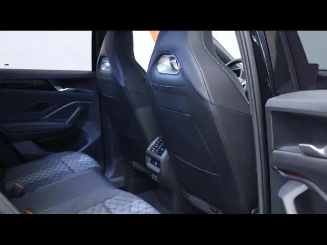Volkswagen Tiguan view 12