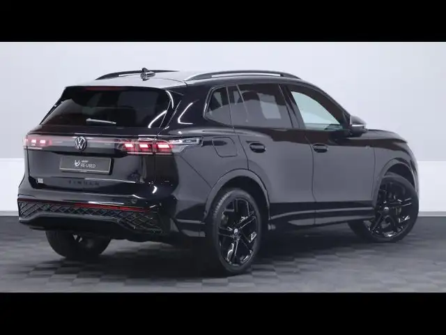 Volkswagen Tiguan view 4
