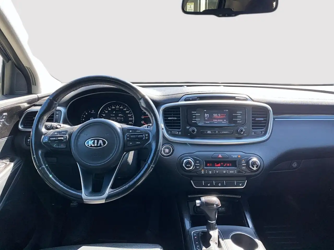 Kia Sorento снимка Kia Sorento
