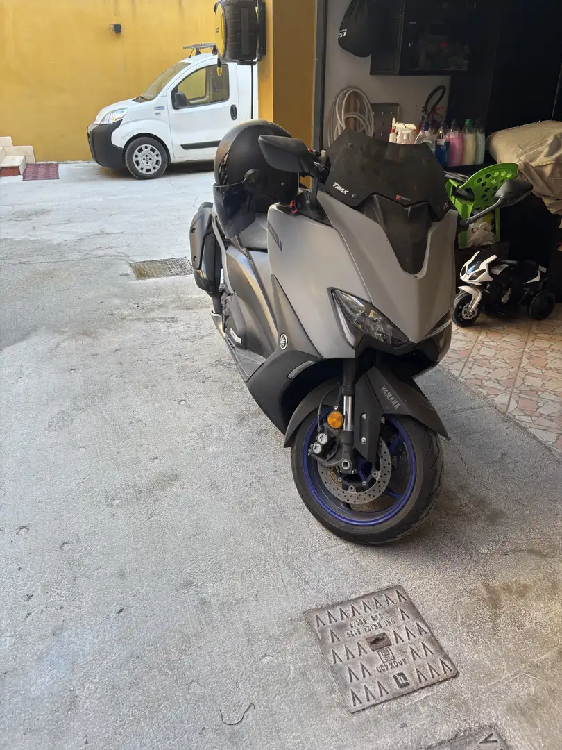 Yamaha TMAX 560 Grigio - 1